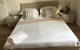 Santa Rosa Florence Apartments 3 Bedrooms - Private Parking